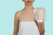 Carica l&#39;immagine nel visualizzatore di Gallery, MATILDE Due Guanti Esfolianti: Corpo+Viso DOPPIO PACCHETTO
